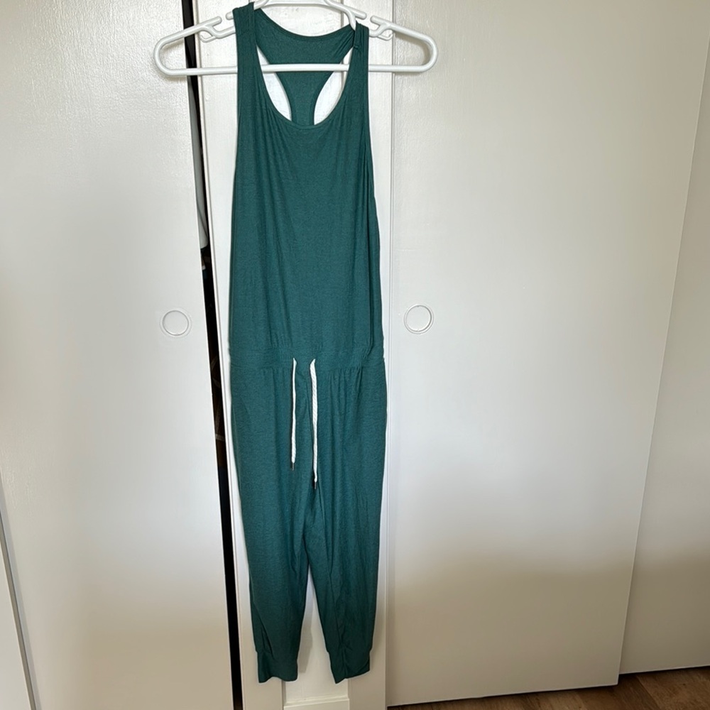 Vuori Green Pantsuit with Racerback Design and Relaxed Fit